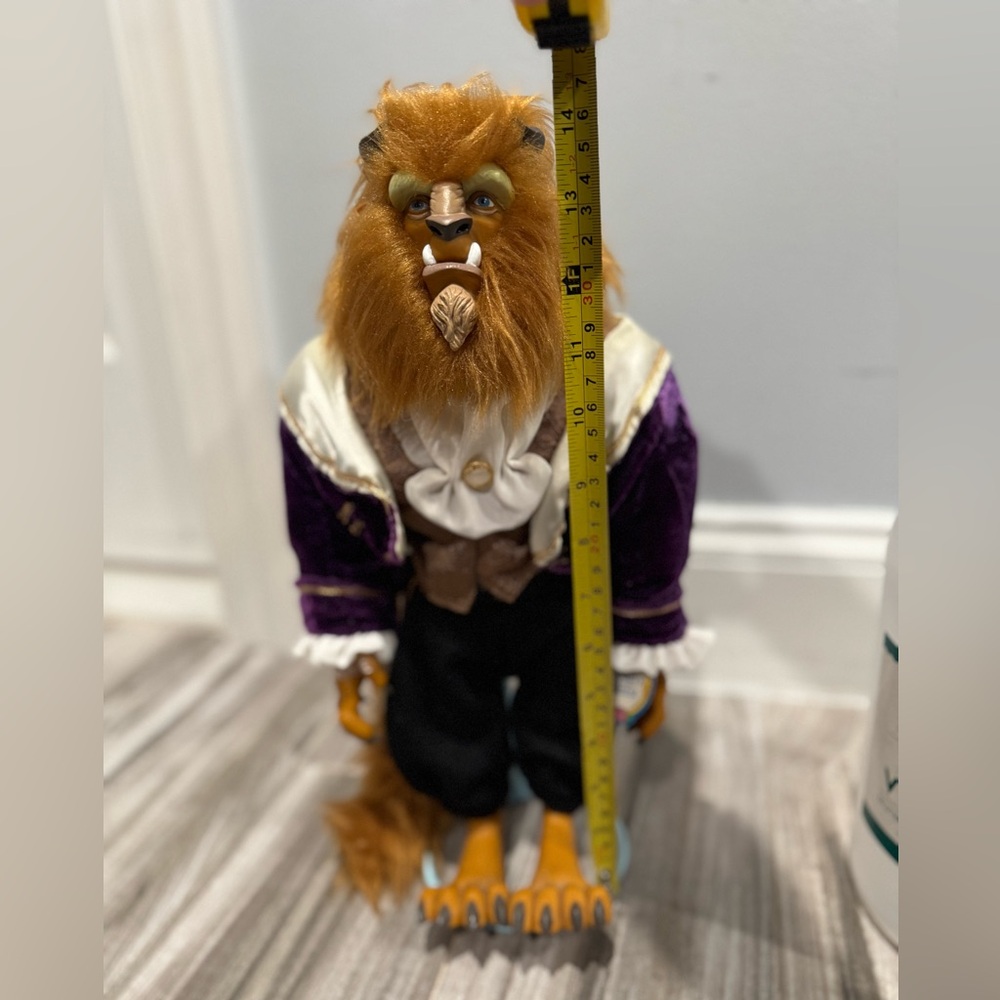 Disney Vintage 1991  Beauty and the Beast collectible statue with stand - Picture 5 of 6